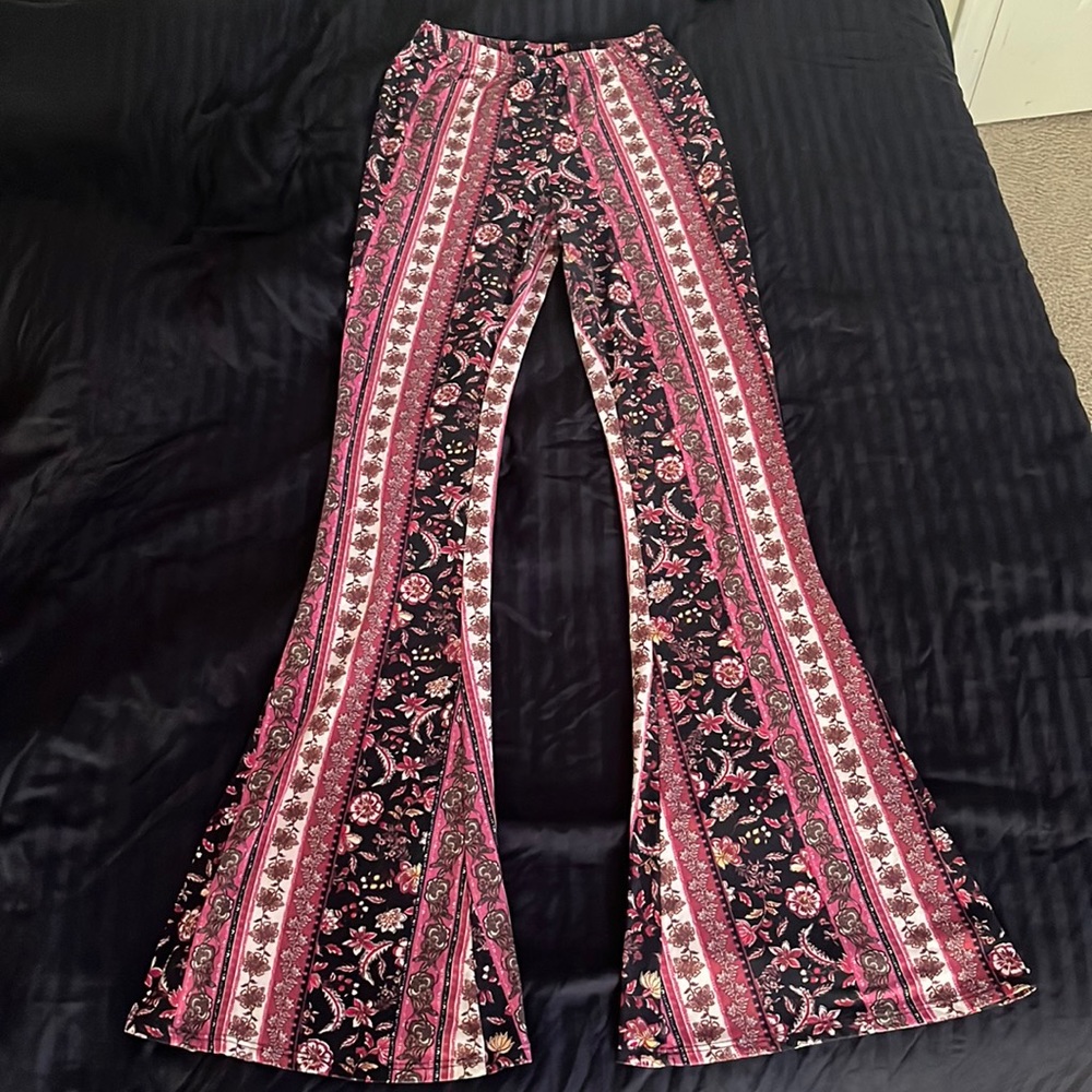 FASHION NOVA FLARE LEGGINGS
